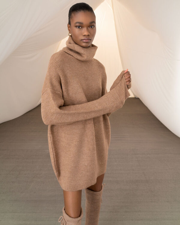 Oversized turtleneck sweater – Camel 1